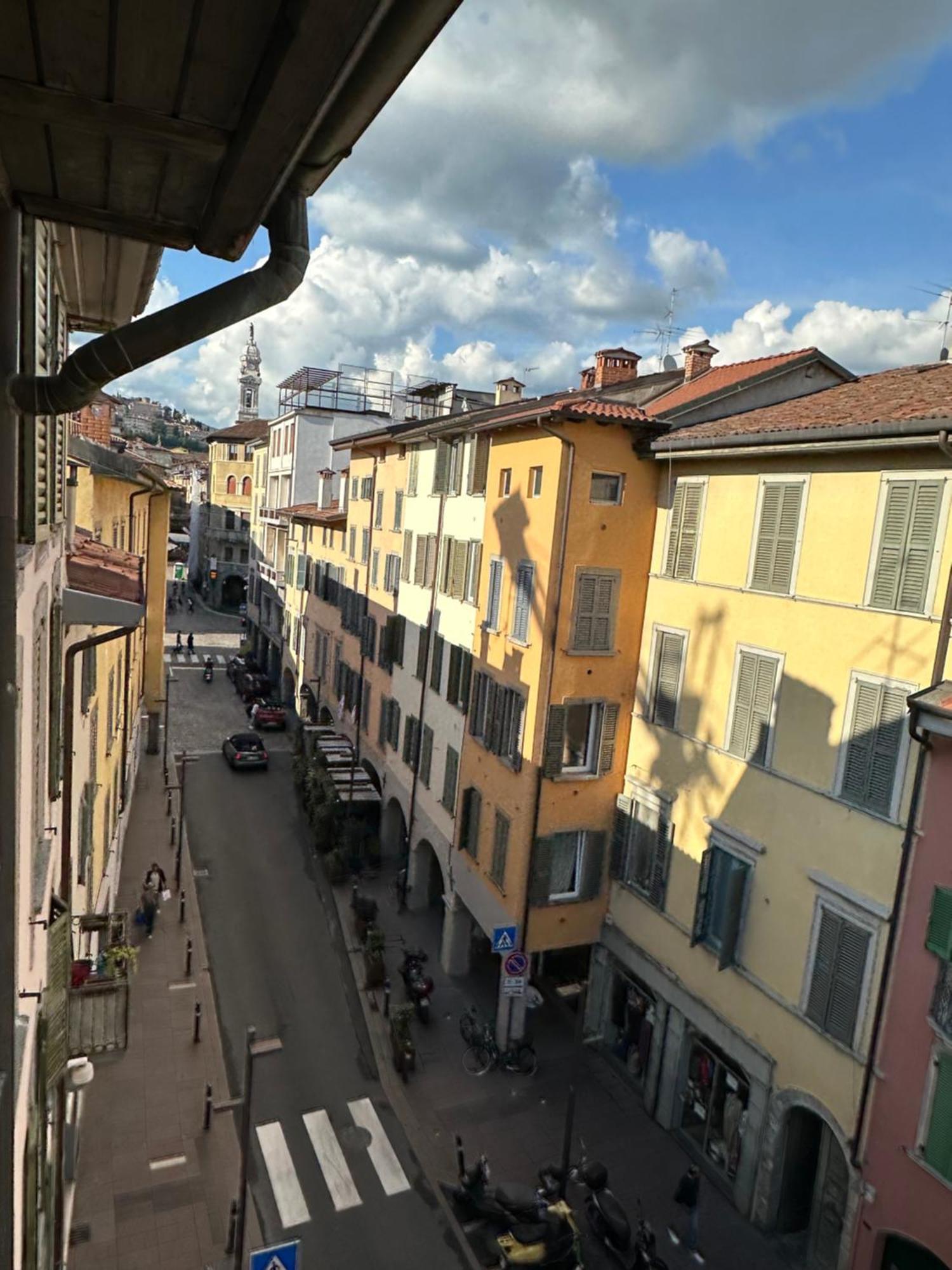 La Mansardina Di San Leonardo Leilighet Bergamo Eksteriør bilde